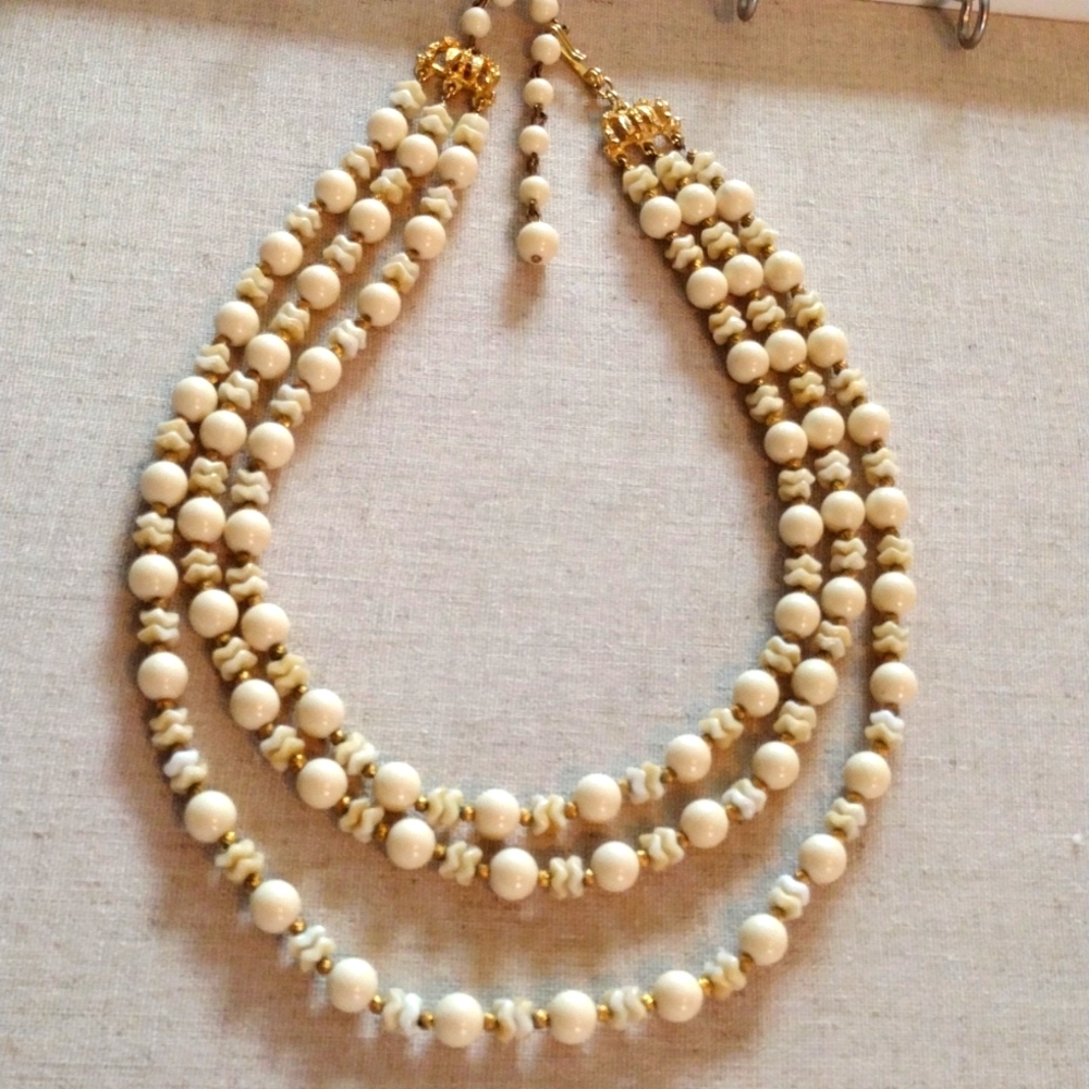 Hobe vintage triple strand beads necklace.